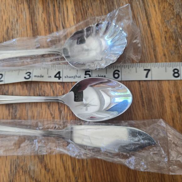 NOS Reed & Barton WOODBURY Butter Knife Sugar and Teaspoon Stainless Flatware - Picture 5 of 5
